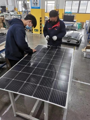Αγορά Πολυκρυσταλλική εξάρτηση 100W 200W 300W ηλιακού πλαισίου πυριτίου εύκαμπτη διπλώνοντας online manufacture