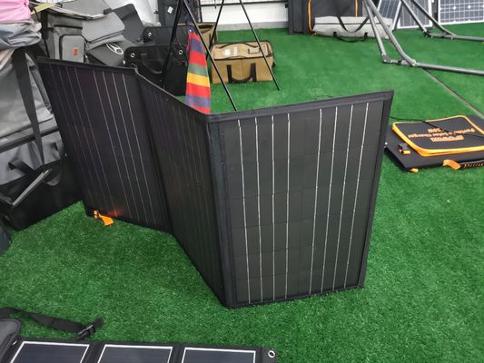 Φορητό διπλώνοντας πολυκρυσταλλικό πυρίτιο 200W 300W 400W εξαρτήσεων τσαντών ηλιακών πλαισίων